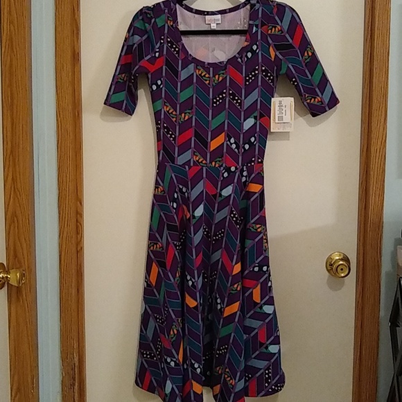 LuLaRoe Nicole - Picture 2 of 3
